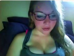 Teen Plays On Cam